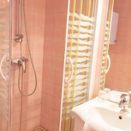 Les Bains De Riviera Bretonne 3*